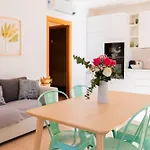 Апартаменты Giardino E Piscina Белладжо