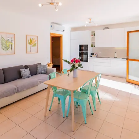 Giardino E Piscina Appartement